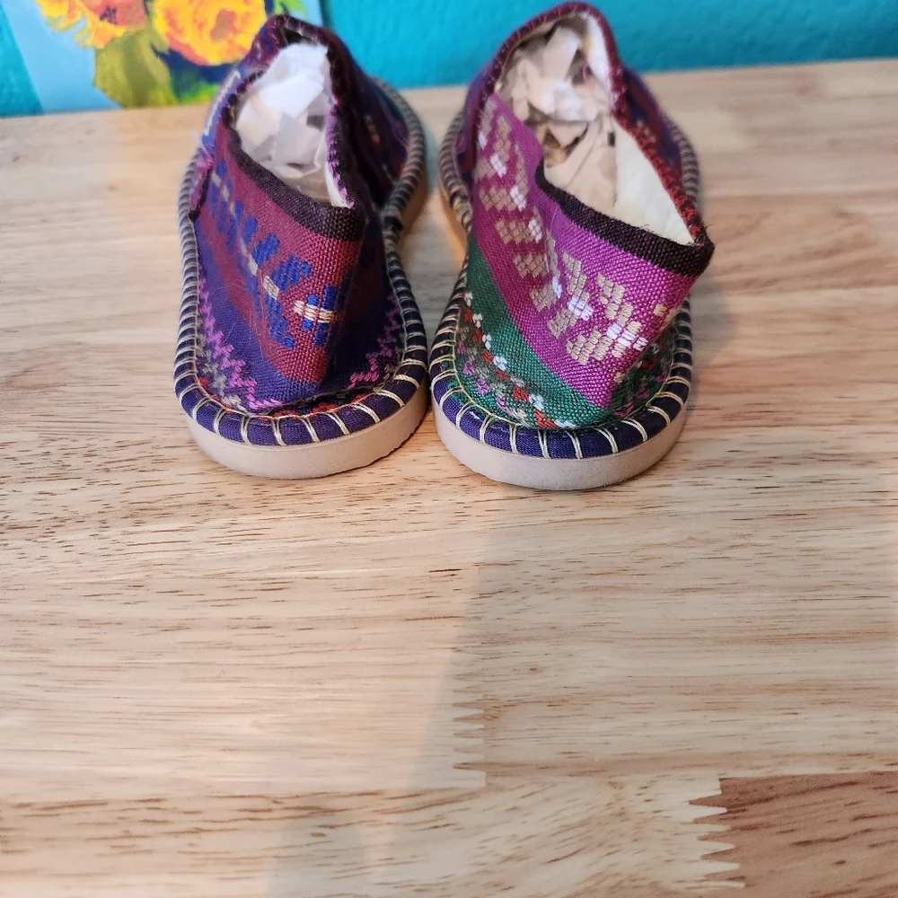 Latinas Colorful Patterned‎ Women's Espadrilles, Size 7